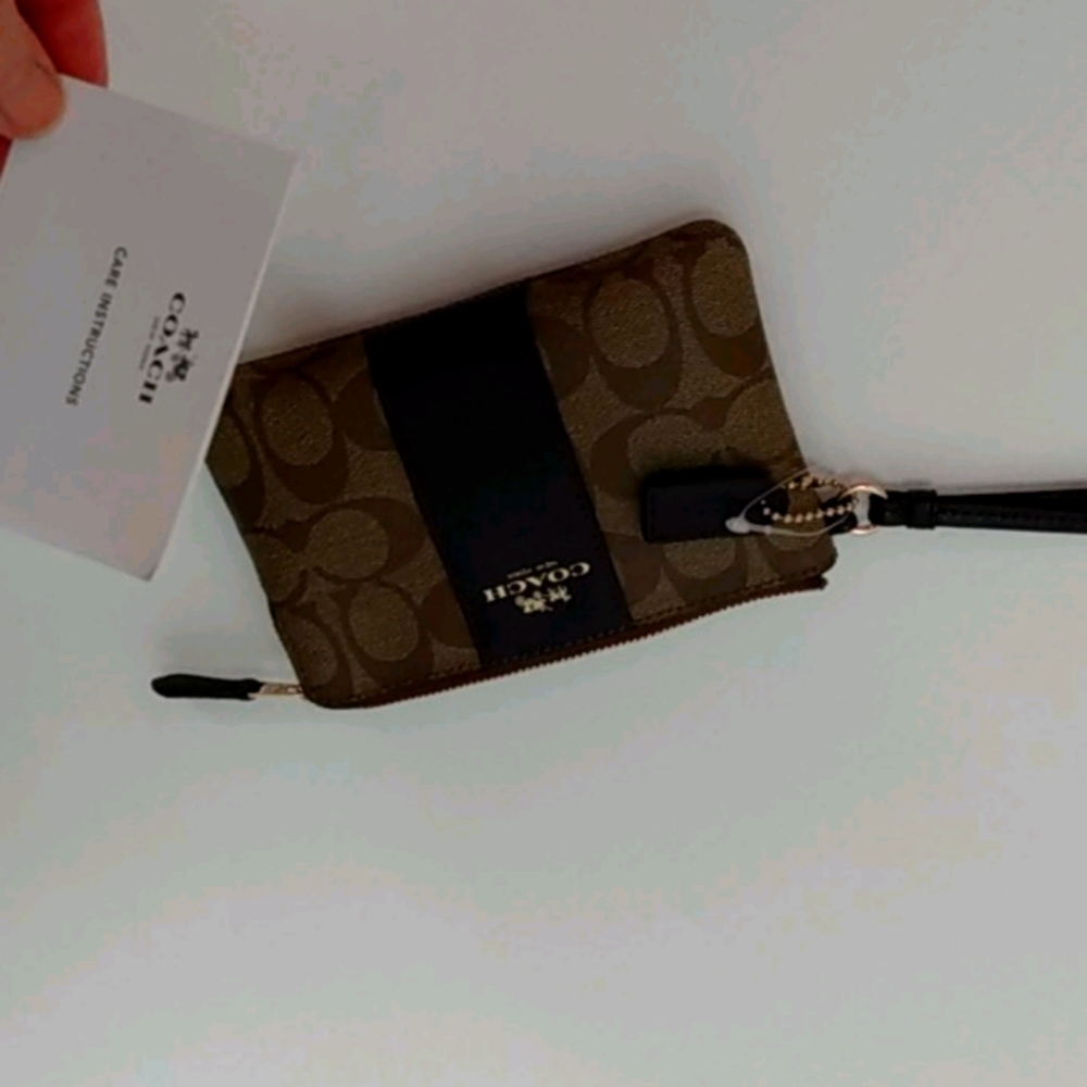 Small Wristlet In Signature Jacquard